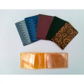 *38261 DIÁKIGAZOLVÁNYTARTÓ TOK VM PVC  fekvő színes mintás 4 pótlap,