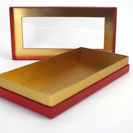 *61713 DÍSZDOBOZ papír, átlátszó tetővel, arany belsővel 30*15,5*4,5cm